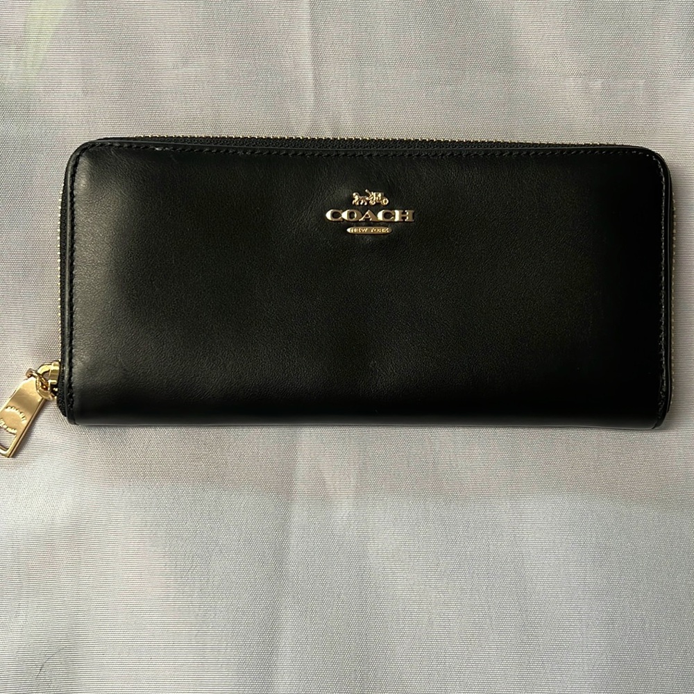 Coach leather accordion zip wallet